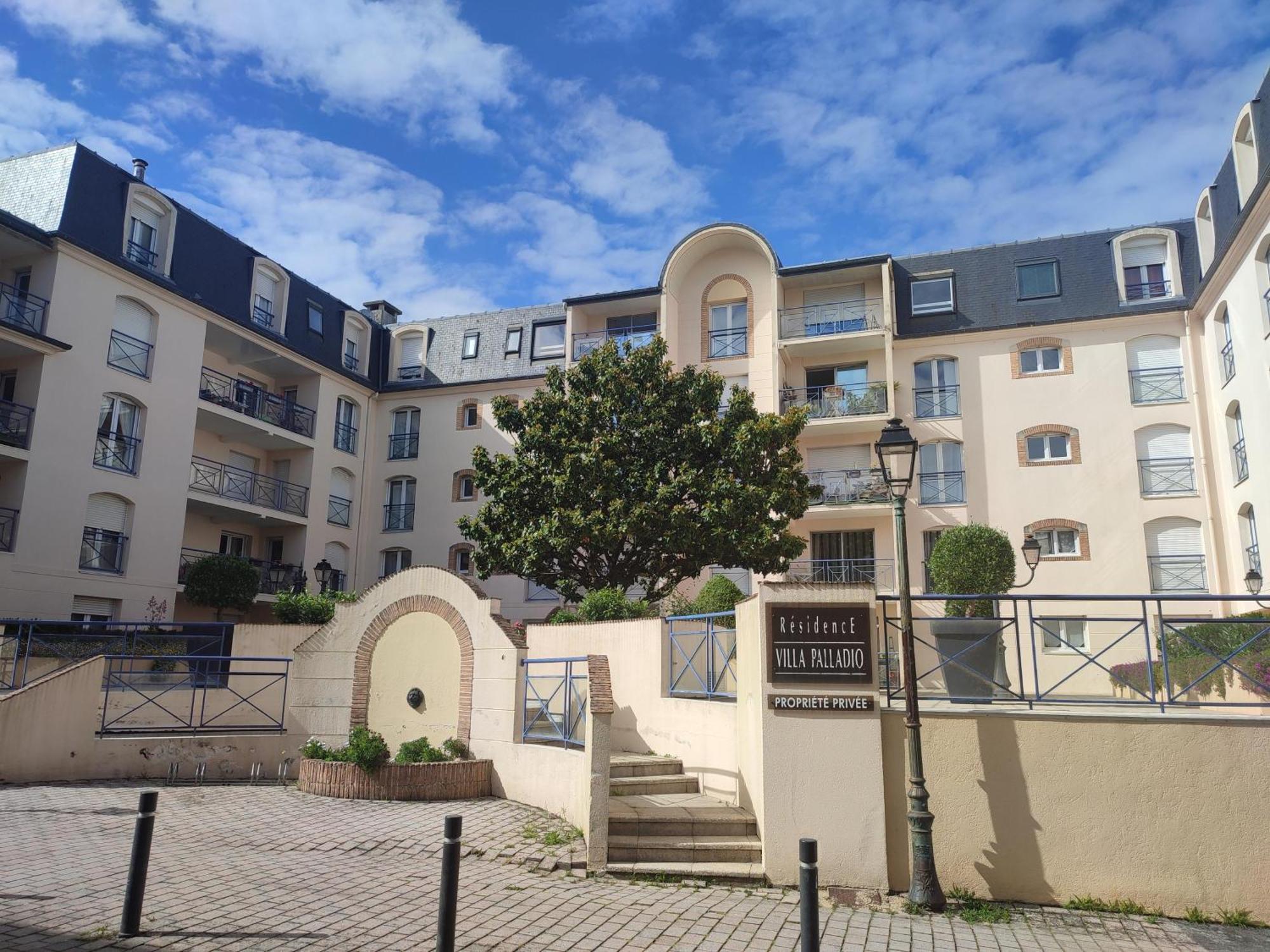 - Centre-ville Et Parking Appartement